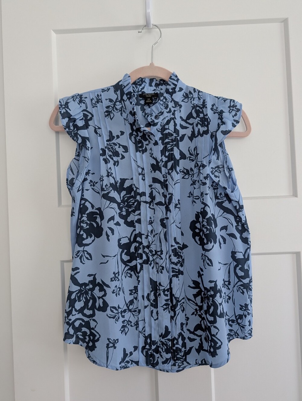 NWOT Ann Taylor Light Blue Floral Ruffle Sleeve Blouse SIZE XSP